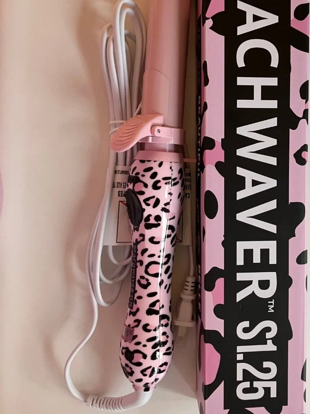 NIB Beachwaver Rotating Curling Iron S 1.25 Pink/Black - Picture 4 of 4